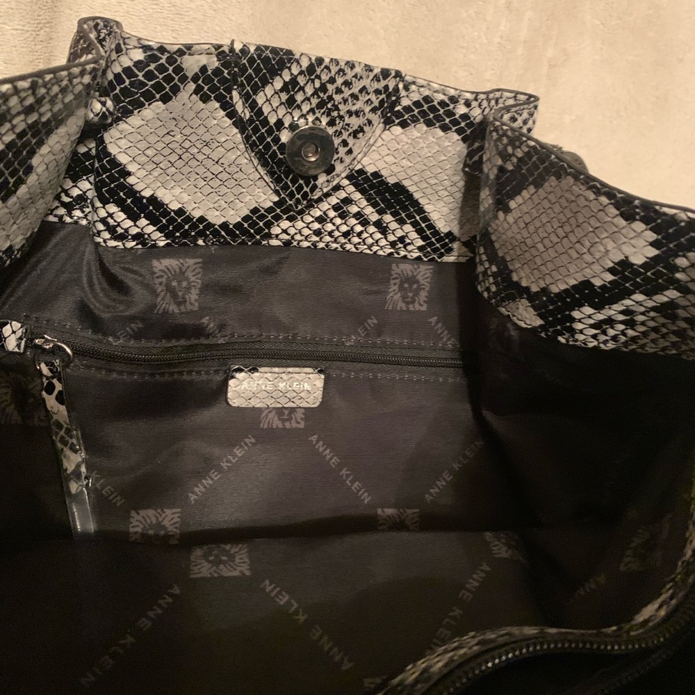 Anne Klein Addison bag - Picture 3 of 5